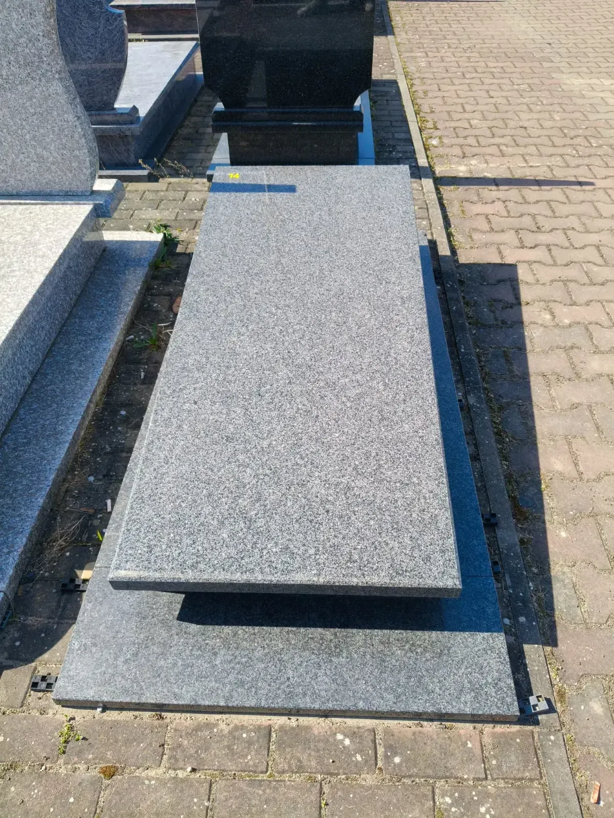 Płyta nagrobna – szary granit - wzór GRY-14